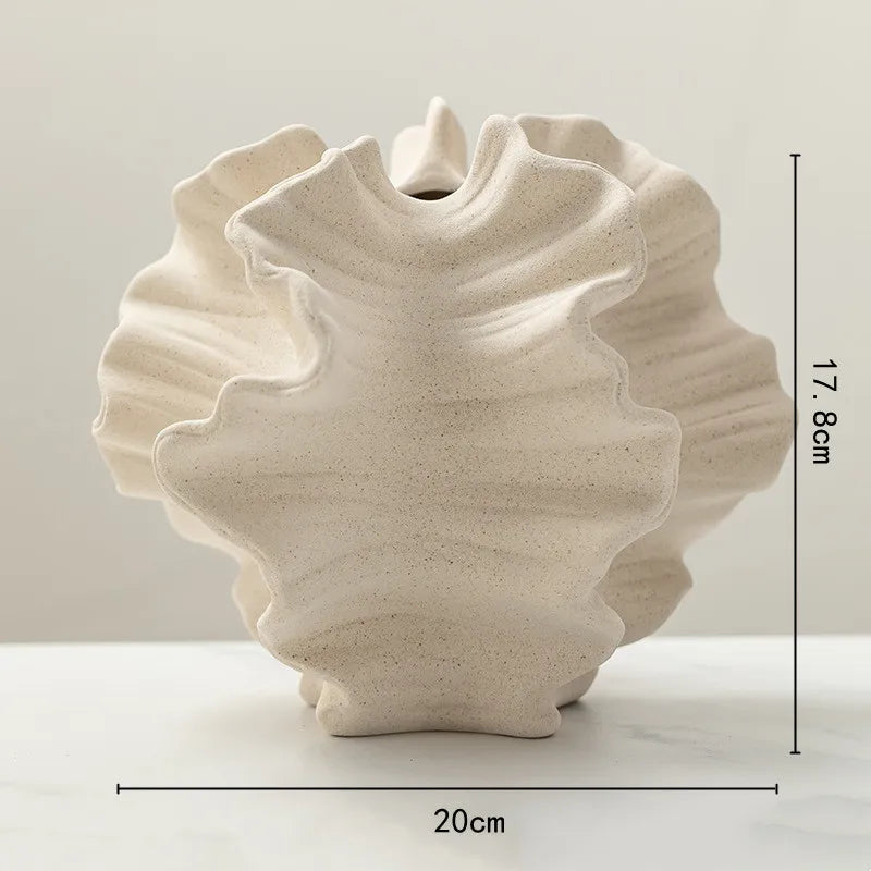 Jarrón de Cerámica y Porcelana con Diseño de Ondas Geométricas - Artesanía en Forma de Pétalo