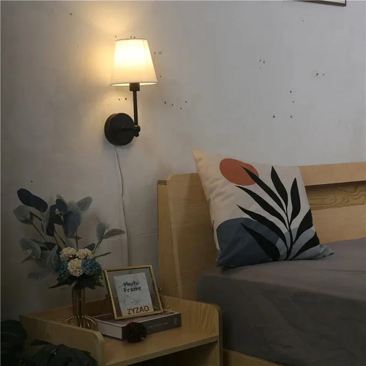Aplique de Pared Americano Retro de Lujo - Lámpara Sconce con Pantalla de Tela para Dormitorio y Baño