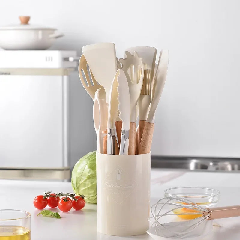 Set de 12 Utensilios de Cocina de Silicona y Madera | Espátulas y Batidores Antiadherentes con Mango de Haya Natural (Herramientas de Cocina)