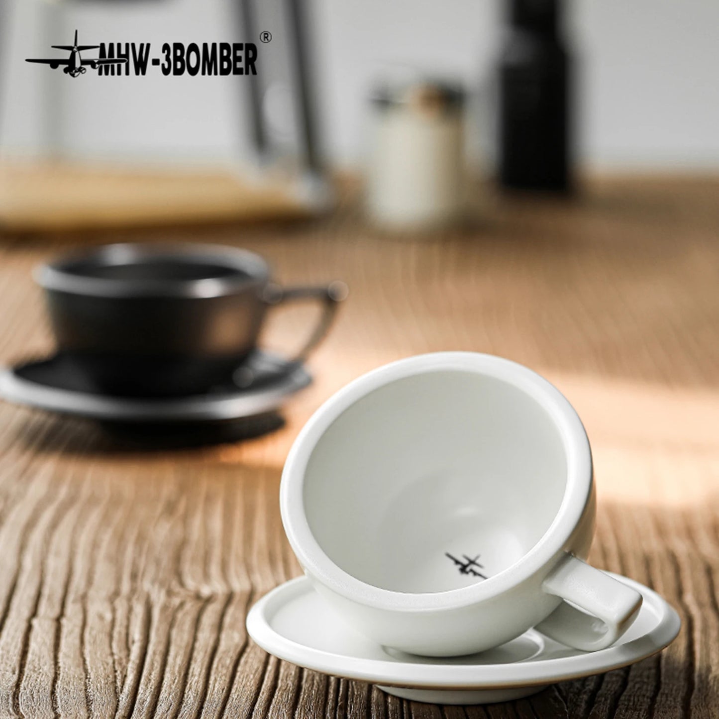 Set de Taza de Cerámica MHW-3BOMBER (280 ml) con Platillo y Cuchara - Para Latte y Espresso