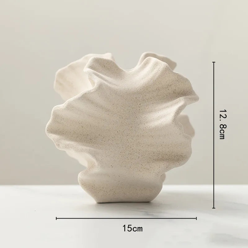 Jarrón de Cerámica y Porcelana con Diseño de Ondas Geométricas - Artesanía en Forma de Pétalo