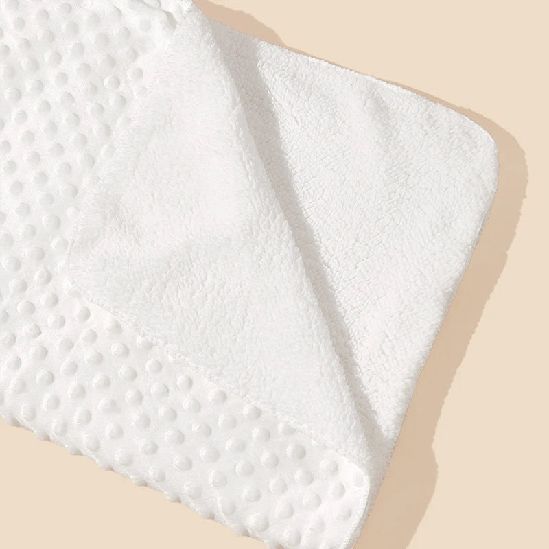 Manta de Bebé Minky de Doble Capa (Terciopelo de Cristal y Puntos) - Súper Suave y Universal