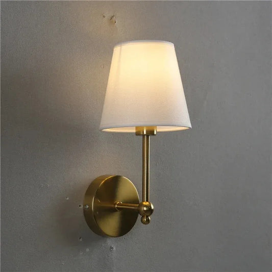 Aplique de Pared Americano Retro de Lujo - Lámpara Sconce con Pantalla de Tela para Dormitorio y Baño