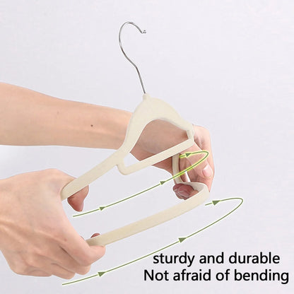 Set de Perchas de Terciopelo Flocado (Ultrafinas) - Perchas Antideslizantes, Resistentes y Ahorradoras de Espacio para Trajes